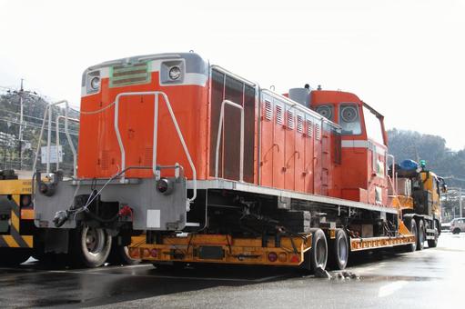 若桜鉄道、DD16の陸送 若桜鉄道、DD16の陸送 若桜鉄道,ディーゼル,機関車の写真素材