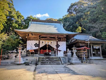 六殿宮 参道,パワースポット,お参りの写真素材