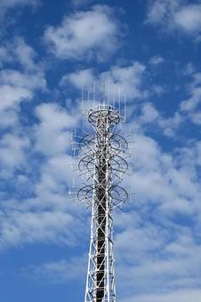 電波塔 電波塔 鉄塔,空,電線の写真素材