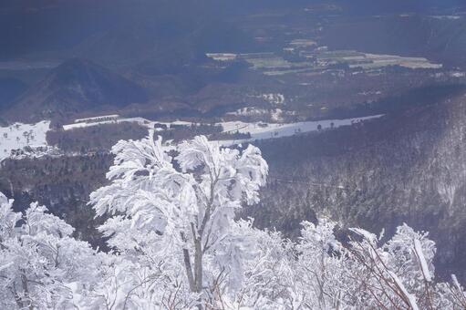 鳥取大山の冬登山15　雪山素材　風景 雪山,登山,危険の写真素材