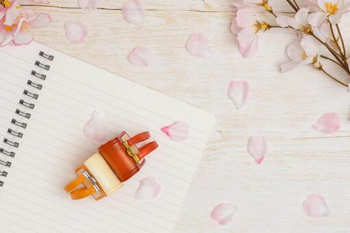 卒業入学イメージ｜ランドセルとノートと桜 入学,入学式,卒業の写真素材