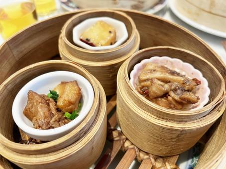 蒸篭の中の蒸したての美味しそうな点心料理 点心,台湾料理,中華料理の写真素材