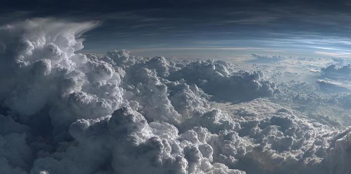 成層圏から見た巨大な雲と嵐の風景 成層圏から見た巨大な雲と嵐の風景の写真
