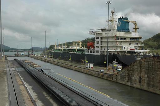 パナマ運河の様子 パナマ,運河,パナマ運河の写真素材