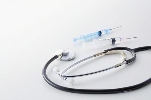 医療イメージ　聴診器　注射器 聴診器,注射器,注射の写真素材