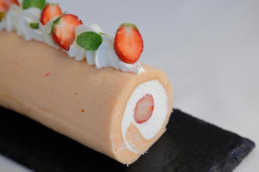 イチゴのロールケーキ イチゴのロールケーキ イチゴ,ロールケーキ,手作りの写真素材