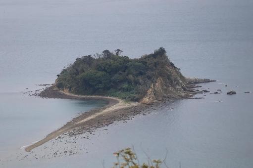 青い海と浜のある無人島のある風景 青い,海,浜の写真素材