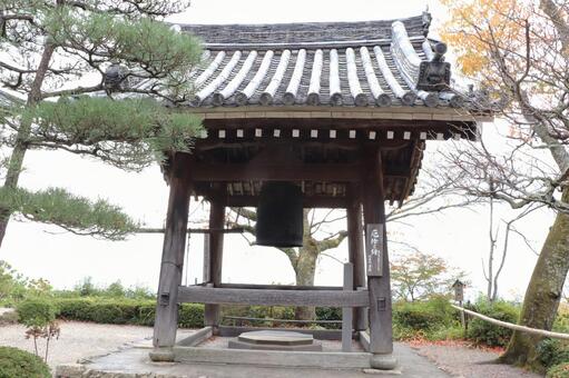 善峯寺　鐘楼堂（つりがね堂） 善峯寺,鐘楼堂,つりがね堂の写真素材