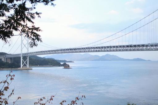 端から端まで伸びる瀬戸内大橋 瀬戸内大橋,橋,快晴の写真素材