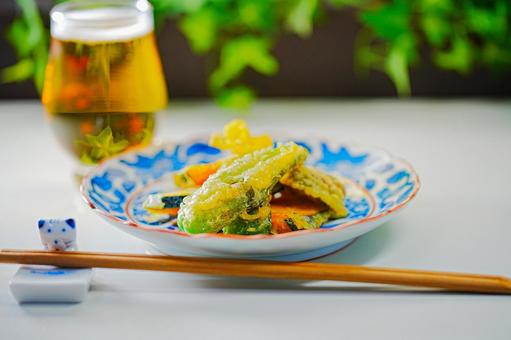 ビールと天ぷら ビールと天ぷら 食卓,食事,ビールの写真素材