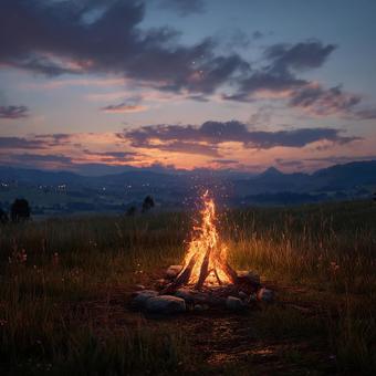 草地で煌めく炎と火花 草地で煌めく炎と火花の写真