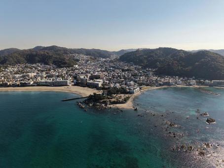 葉山・森戸大明神裏の海岸 ドローン,空撮,森戸神社の写真素材