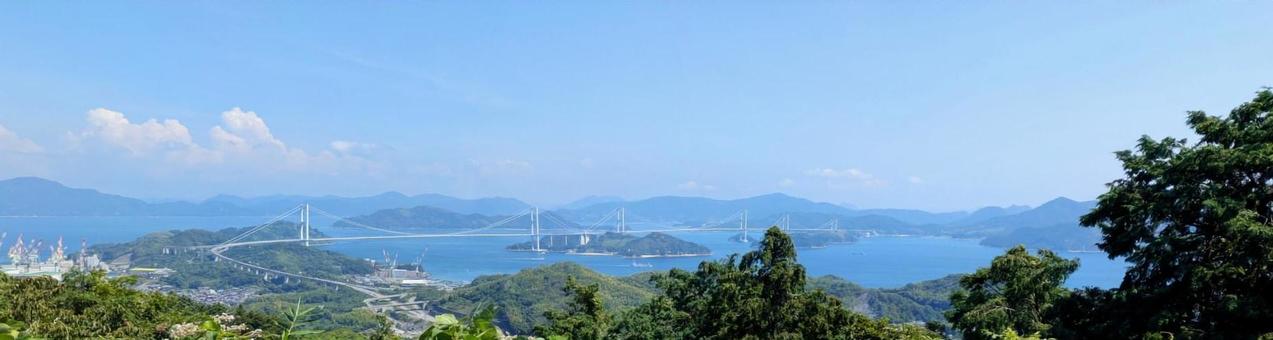瀬戸内海に架かる夢の橋 瀬戸内海に架かる夢の橋 しまなみ海道,晴天,イメージの写真素材