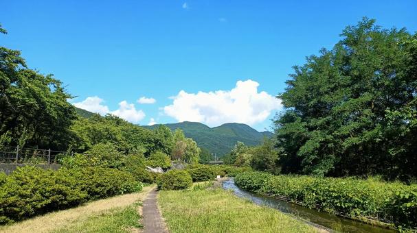 自然と調和する散歩道 太陽,光の反射,岩の写真素材