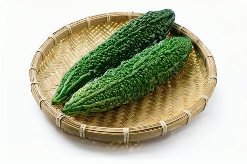 ゴーヤ(カゴ入り) ゴーヤ(カゴ入り)の写真