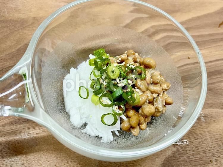 山芋の千切りと納豆のおかず 朝ご飯,おかず,納豆の写真素材