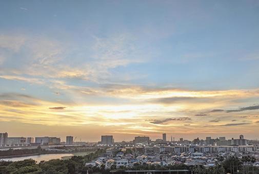 夕暮れ時の都会の街並み 夕暮れ,夕焼け,日没の写真素材