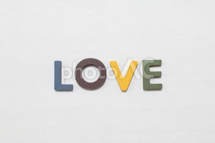 LOVEの文字とホワイトバック love,愛,文字の写真素材