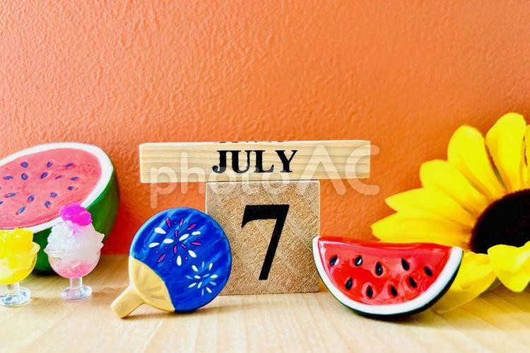 7月とにぎやかなイベント 7月,july,ひまわりの写真素材
