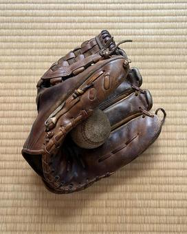 グローブとボール グローブとボール グローブ,ボール,野球の写真素材