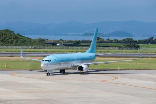 澄んだ午前の長崎空港 澄んだ午前の長崎空港 飛行機,航空機,旅客機の写真素材