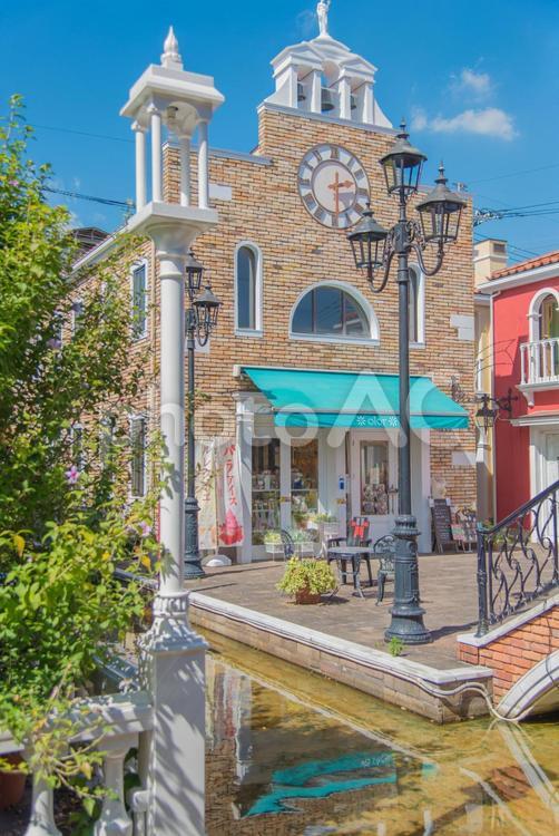 イタリア風のお店 イタリア風,水辺,夏の写真素材
