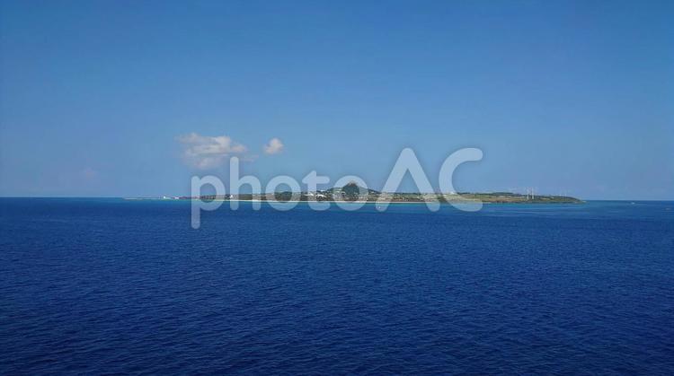 フェリーからみる伊江島 離島,沖縄,沖縄県の写真素材