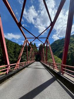 みたらい渓谷の橋の写真