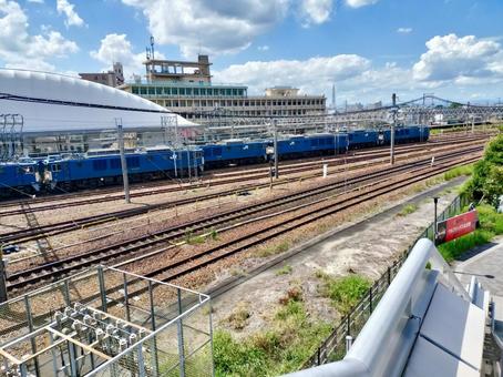 JR稲沢駅に止まっている貨物列車 JR稲沢駅に止まっている貨物列車 jr,貨物列車,線路の写真素材