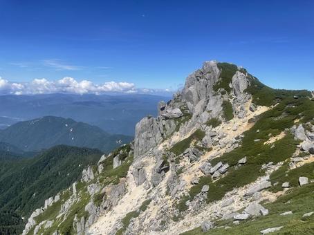 空木岳付近 青空が広がる 空木岳付近 青空が広がるの写真