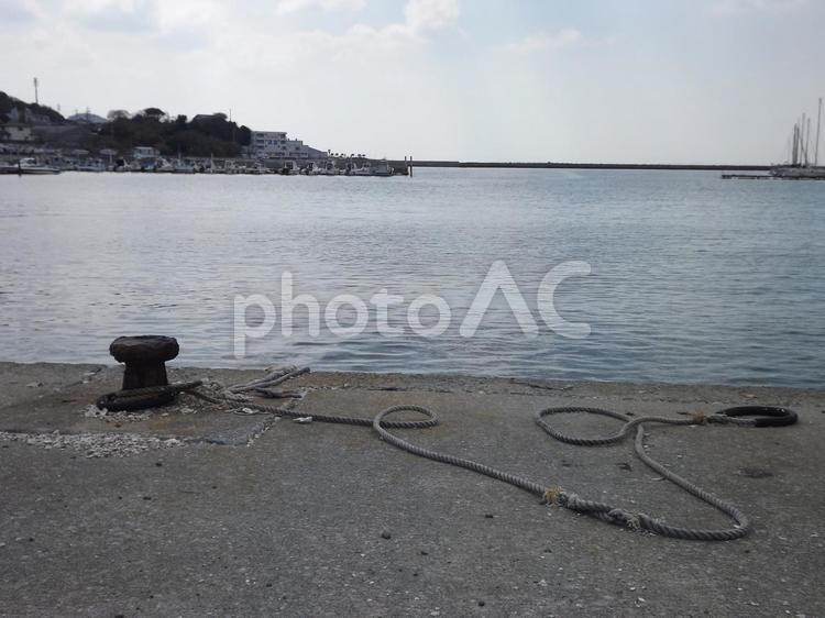 ヨットと係留 港,ロープ,海の写真素材