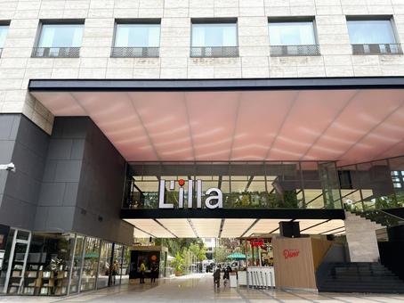 L’Illa Diagonal L’Illa Diagonal バルセロナ,スペイン,カタルーニャの写真素材