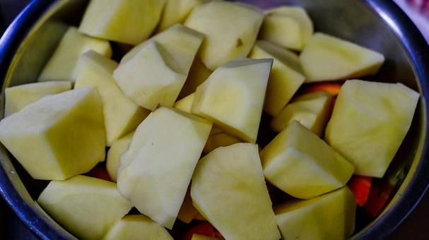 ボールに入れられたジャガイモ ジャガイモ,野菜,食べ物の写真素材