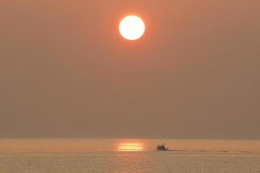 オホーツク海からの日の出2 オホーツク海からの日の出2 北海道,雄武町,日の出岬の写真素材