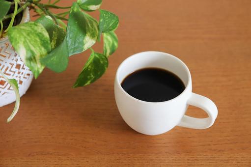 マグカップに入ったコーヒー マグカップに入ったコーヒー コーヒー,マグカップ,カフェインの写真素材