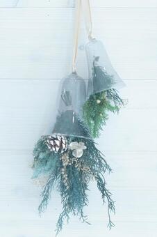 ベル型の手作りクリスマスオーナメント クリスマス,オーナメント,ベルの写真素材