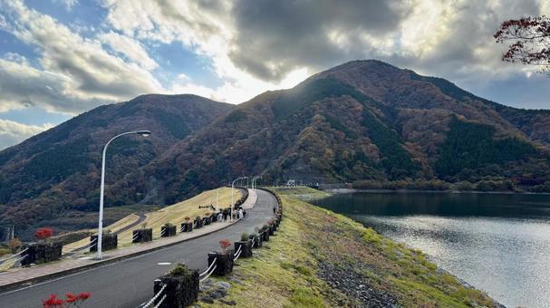 絶景道 丹沢湖,湖,池の写真素材