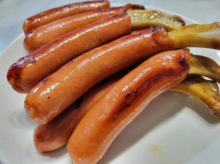 大量の骨付きフランク 大量の骨付きフランク ウィンナー,骨付きフランク,料理の写真素材