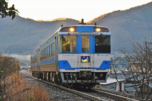 キハ185　特急剣山 鉄道,ディーゼルカー,汽車の写真素材