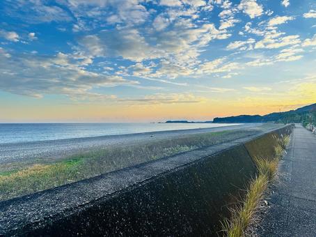 海岸　岸辺　海と空　堤防 海岸,沿岸,海の写真素材