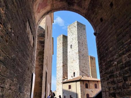 塔の町サン・ジミニャーノ 塔の町サン・ジミニャーノ サン・ジミニャーノ,塔の街,トスカーナ地方の写真素材