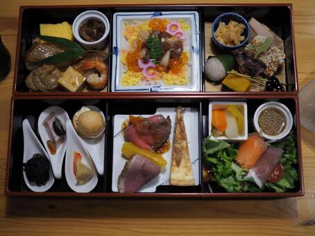 豪華なお重弁当 弁当,重箱,ちらし寿司の写真素材