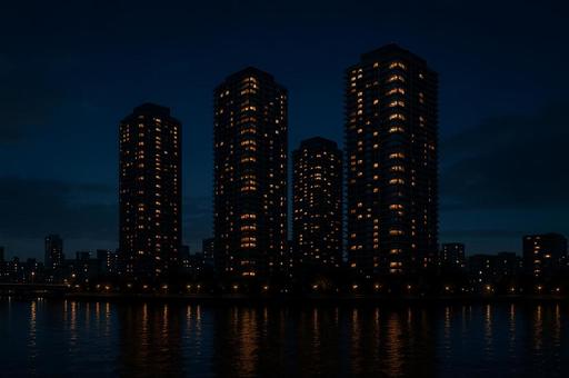 高層タワーマンション夜景 高層タワーマンション夜景の写真