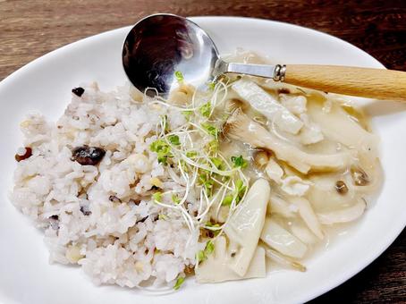 キノコとタケノコのあんかけ雑穀ご飯 キノコとタケノコのあんかけ雑穀ご飯 雑穀,雑穀米,五穀米の写真素材