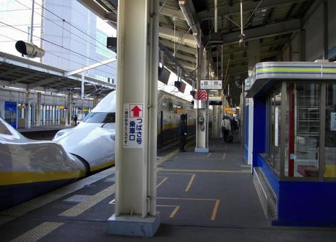 郡山駅の風景-1 郡山駅の風景-1 郡山駅,福島県郡山,新幹線の写真素材