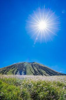 熊本県　阿蘇市　阿蘇くじゅう国立公園 阿蘇くじゅう国立公園,阿蘇,熊本の写真素材