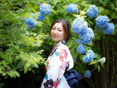 32: Hydrangea and a woman in a yukata, JPG 32: Hydrangea and a woman in a yukata, JPG