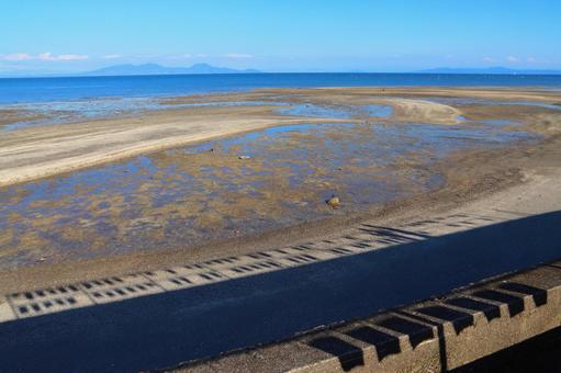 大三東駅からの眺め　影　海辺　海　青空 海,空,青空の写真素材