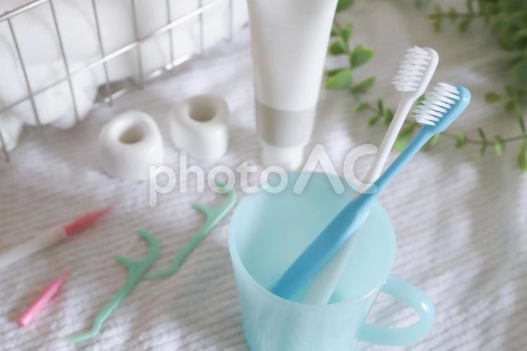 歯ブラシとデンタルケア用品 歯ブラシ,歯磨き粉,歯磨きの写真素材