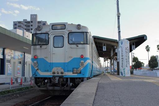 JR鳴門線、鳴門駅、ホーム jr,jr四国,鳴門線の写真素材